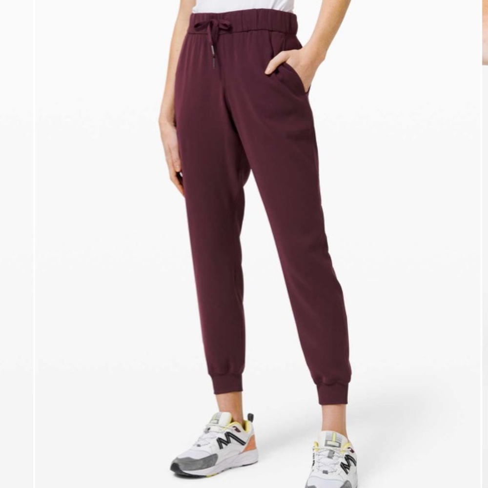 Lululemon On the Fly Jogger Pants Woven Cassis Size 0